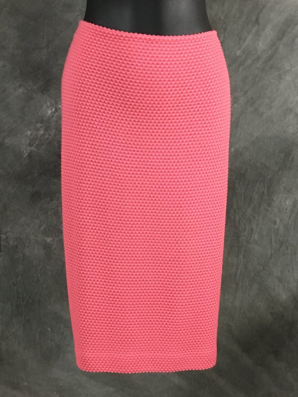 BEAUTIFUL St John knit pink jacket skirt suit size 12 - Picture 9 of 10